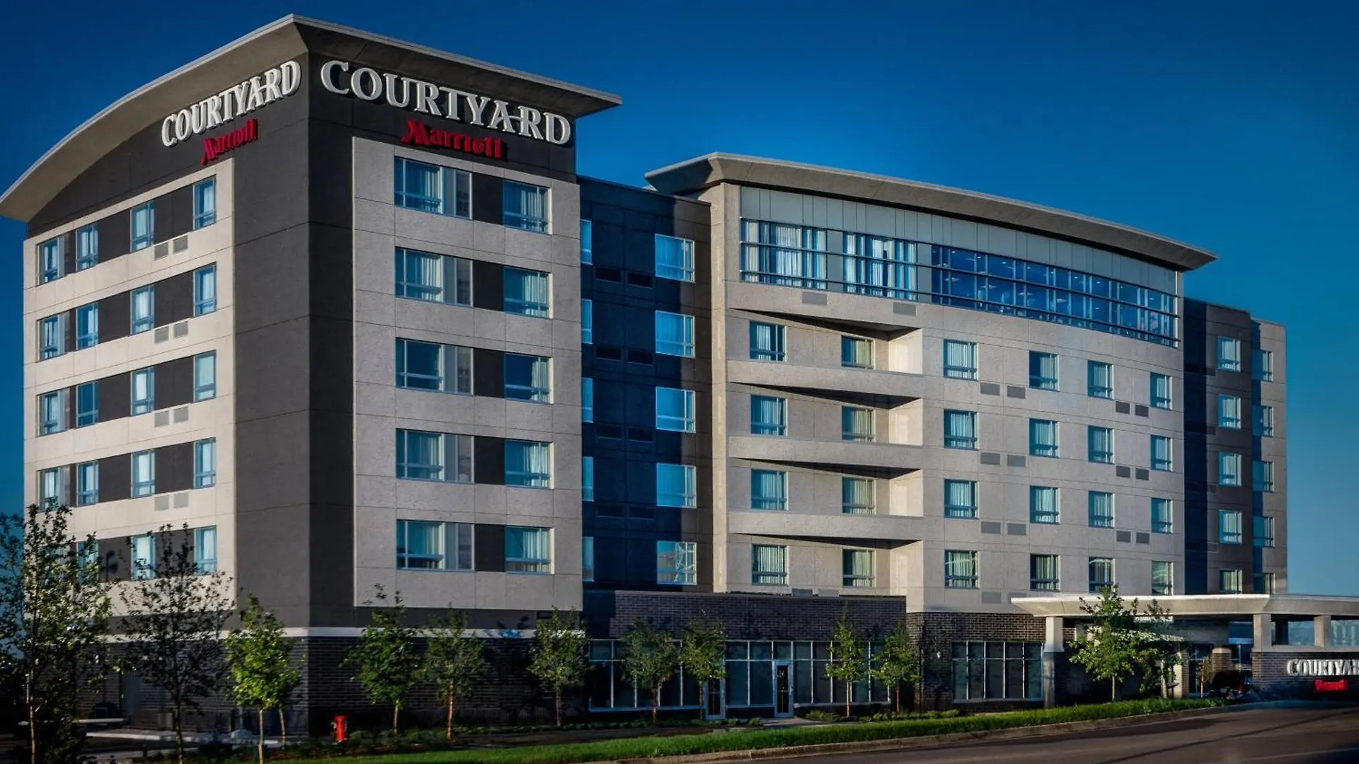 Courtyard By Marriott Winnipeg Airport Hotel