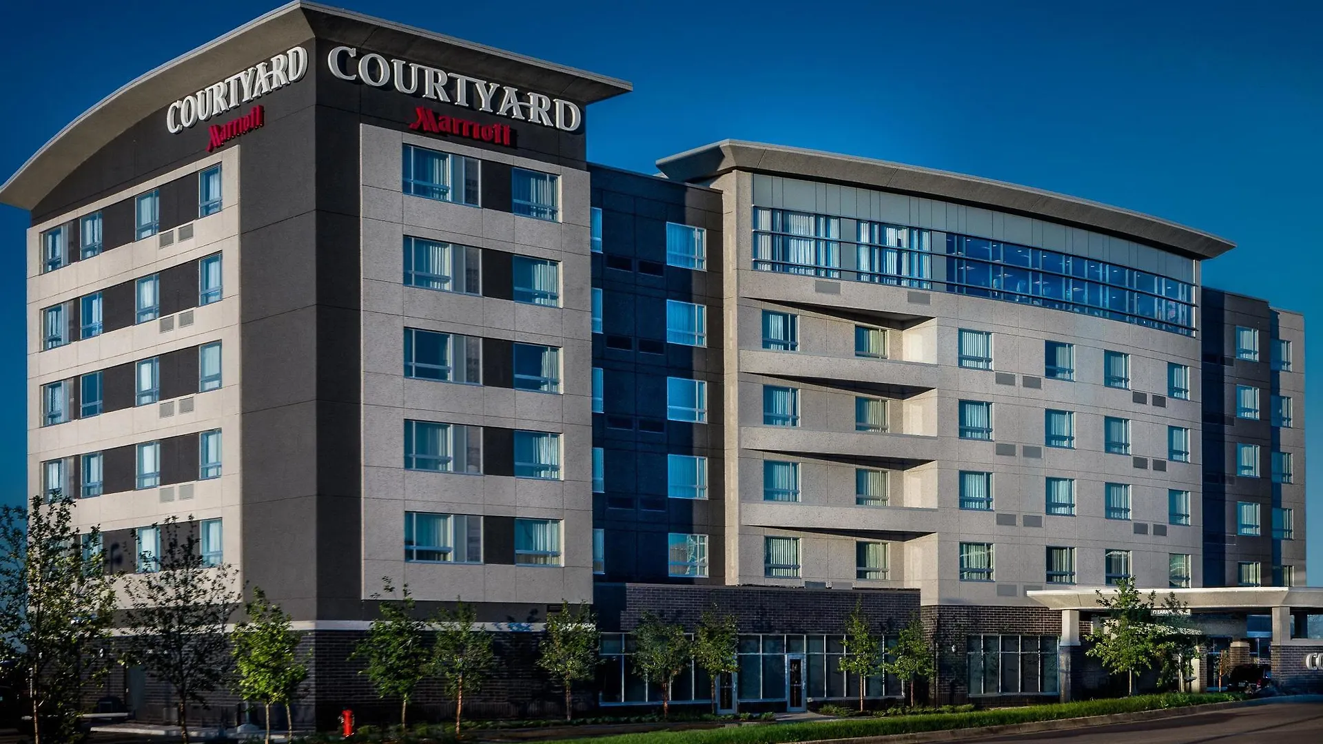 Courtyard By Marriott Winnipeg Airport